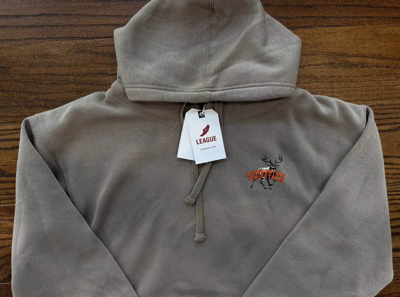 Bowhunting Whitetails Hoodie (Old Style)